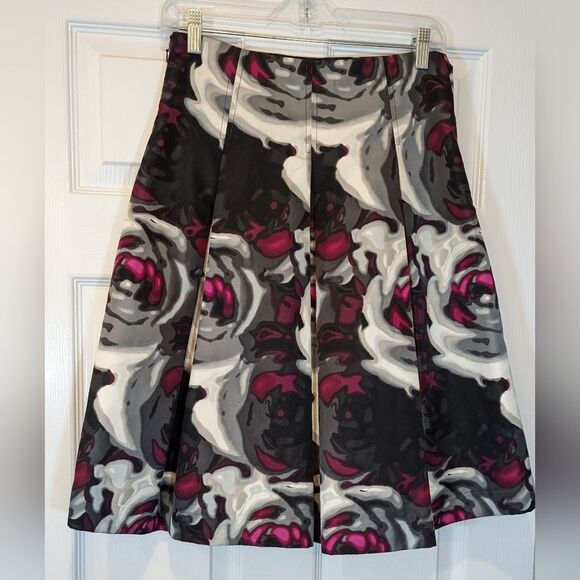 Express Design Studio Abstract Pleated Midi A-line side zip Skirt size 4 - Picture 1 of 7